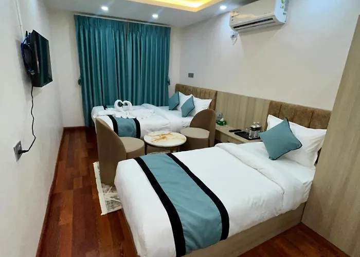 Yuvan Hotel *