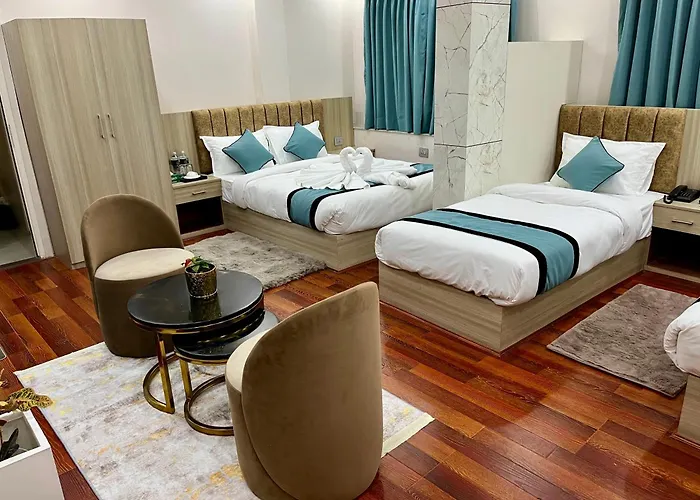 Yuvan Hotel *